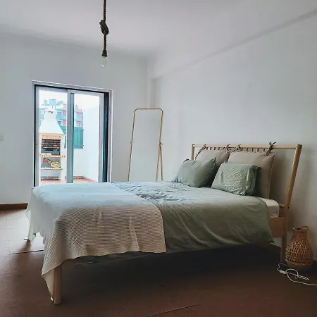 Work & Surf Oasis Free Parking Apartment